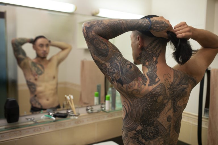 Anestesia para tatuajes con hipnosis
